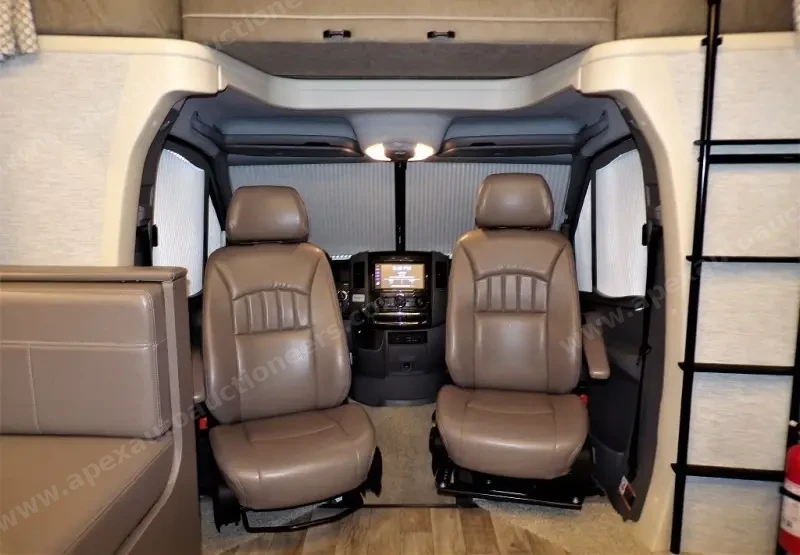 2017 Winnebago Navion 24G photo 31