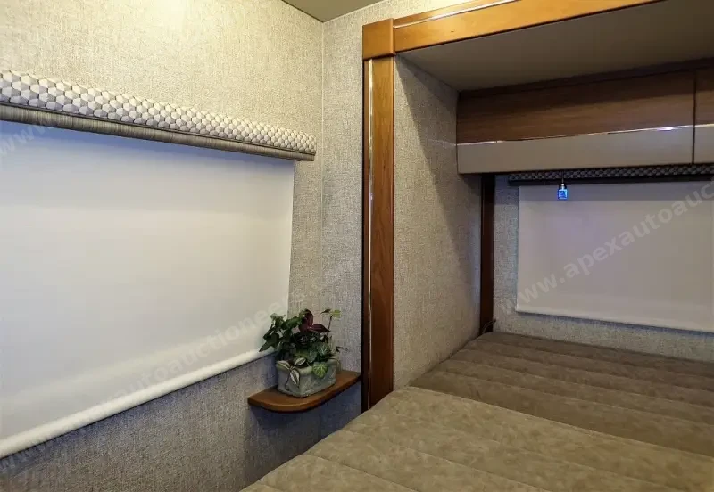 2017 Winnebago Navion 24G photo 17