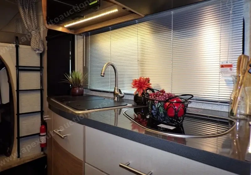 2017 Winnebago Navion 24G photo 6