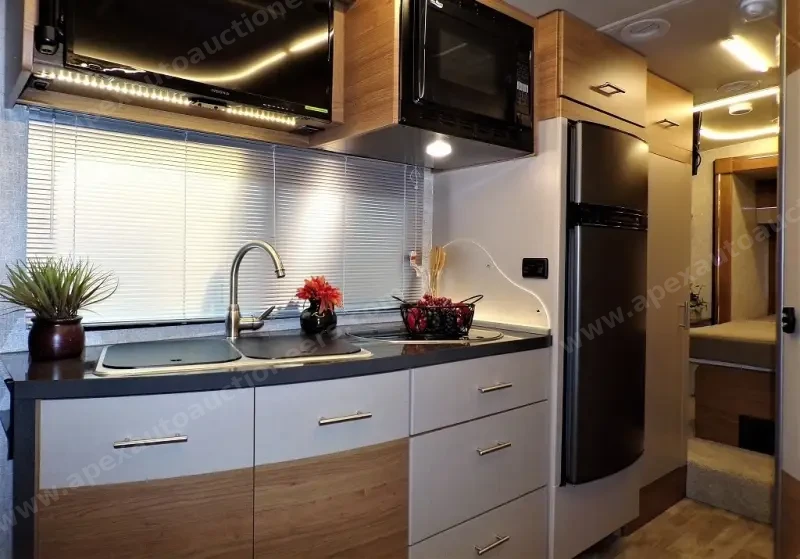 2017 Winnebago Navion 24G photo 18