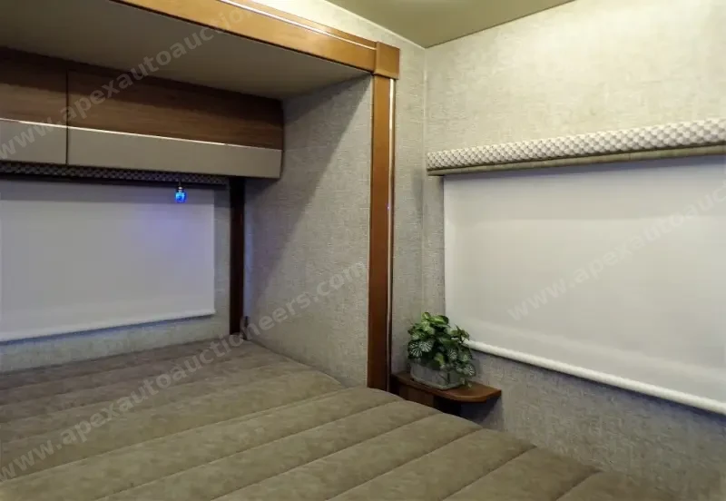 2017 Winnebago Navion 24G photo 14