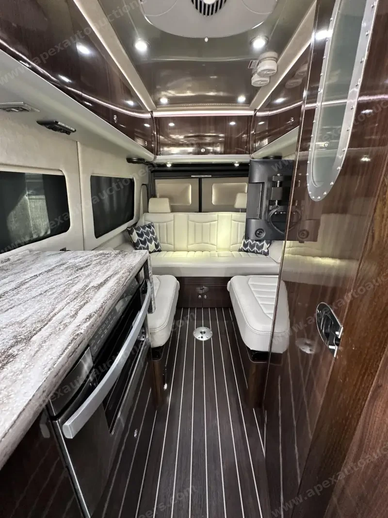 2016 Airstream Interstate EXT Grand Tour Series photo 5