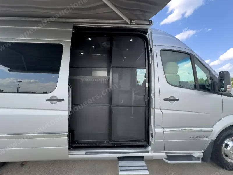 2016 Airstream Interstate EXT Grand Tour Series photo 14