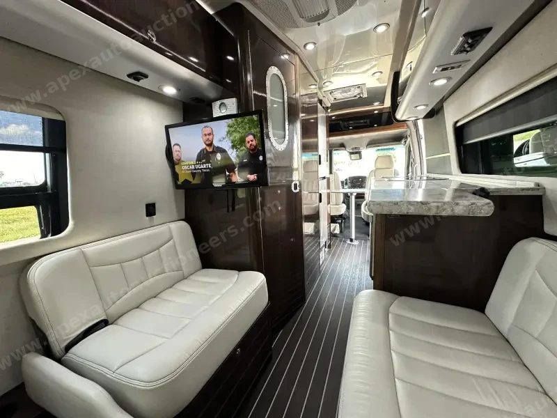 2016 Airstream Interstate EXT Grand Tour Series photo 4
