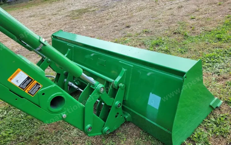 2015 John Deere 5075E photo 18