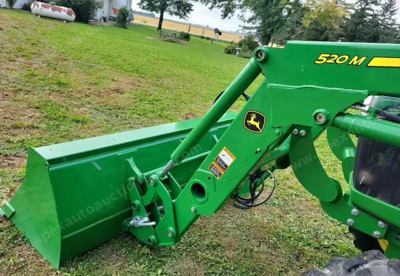 2015 John Deere 5075E photo 14
