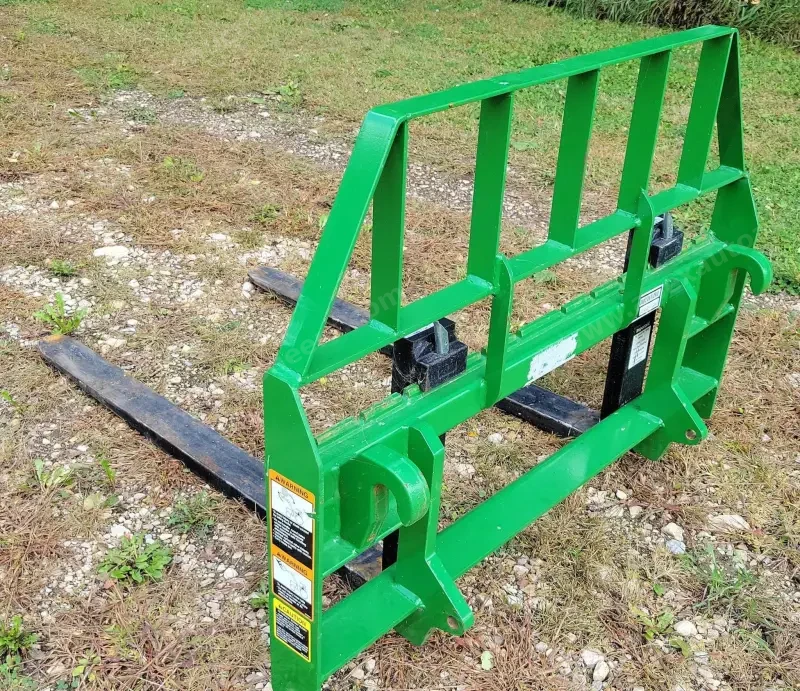 2015 John Deere 5075E photo 98