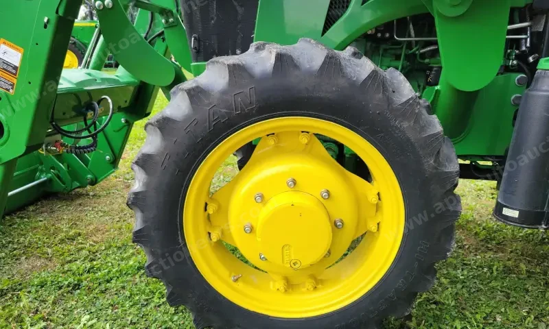 2015 John Deere 5075E photo 81