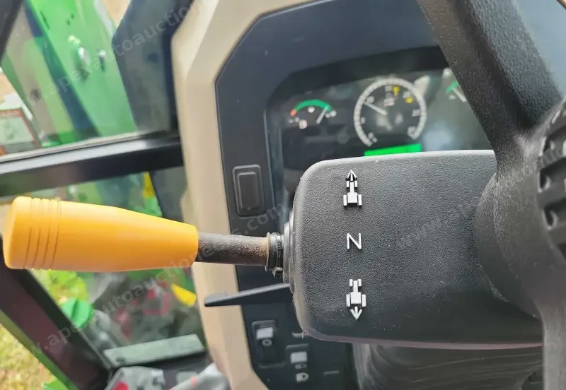 2015 John Deere 5075E photo 60