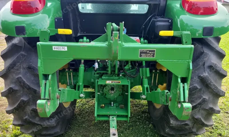 2015 John Deere 5075E photo 29