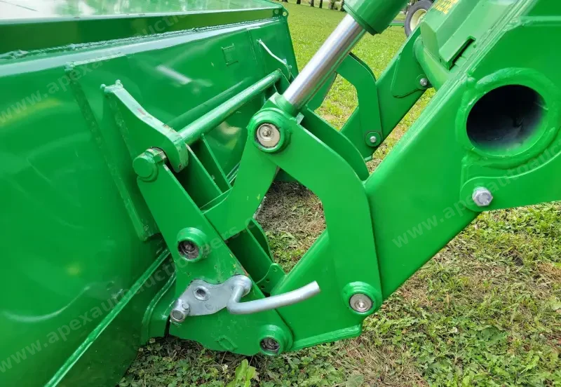 2015 John Deere 5075E photo 13