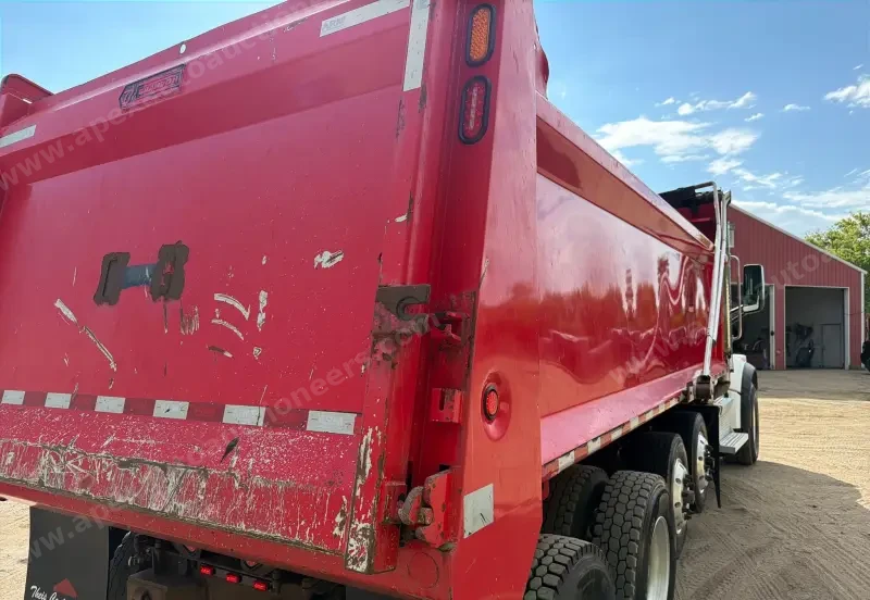 2021 Peterbilt 567 Quad-Axle Dump Truck photo 24