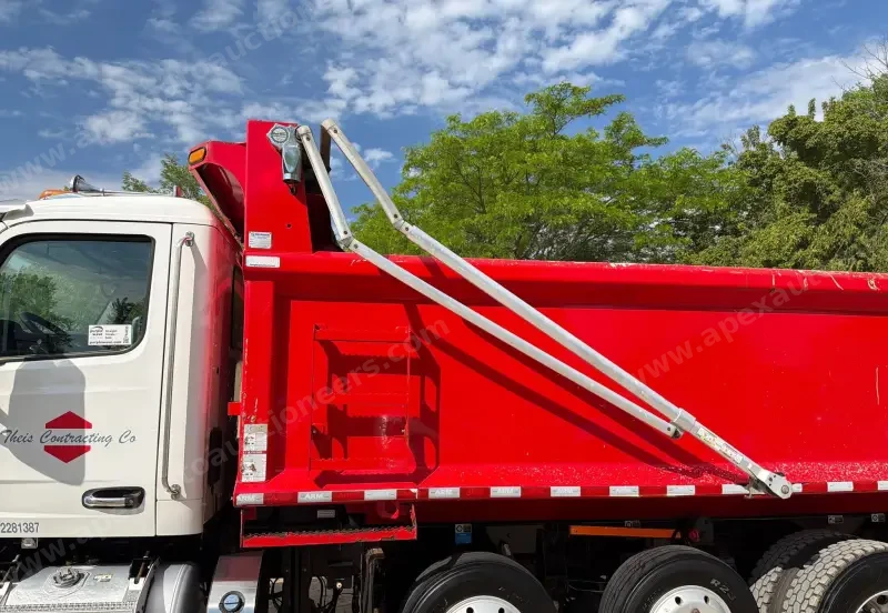 2021 Peterbilt 567 Quad-Axle Dump Truck photo 31