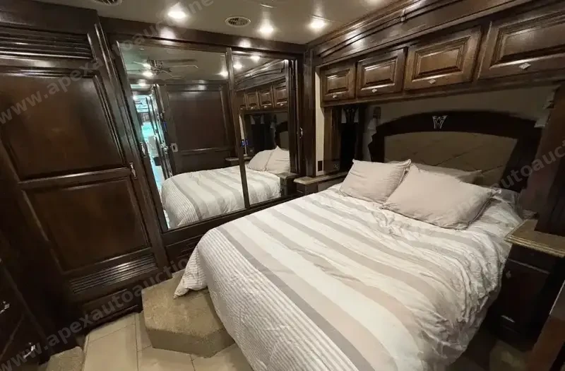 2016 Tiffin Phaeton 36GH photo 115