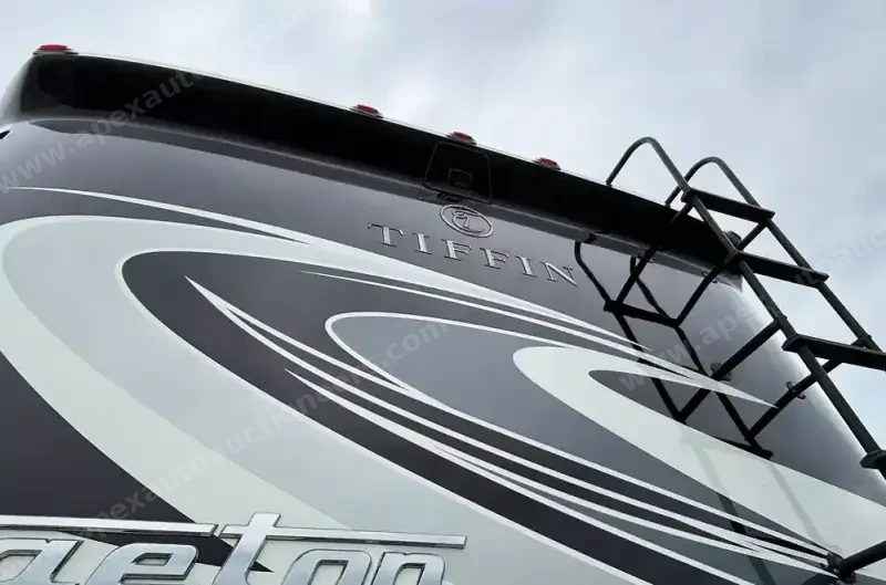 2016 Tiffin Phaeton 36GH photo 14