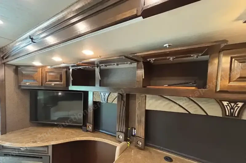 2016 Tiffin Phaeton 36GH photo 86
