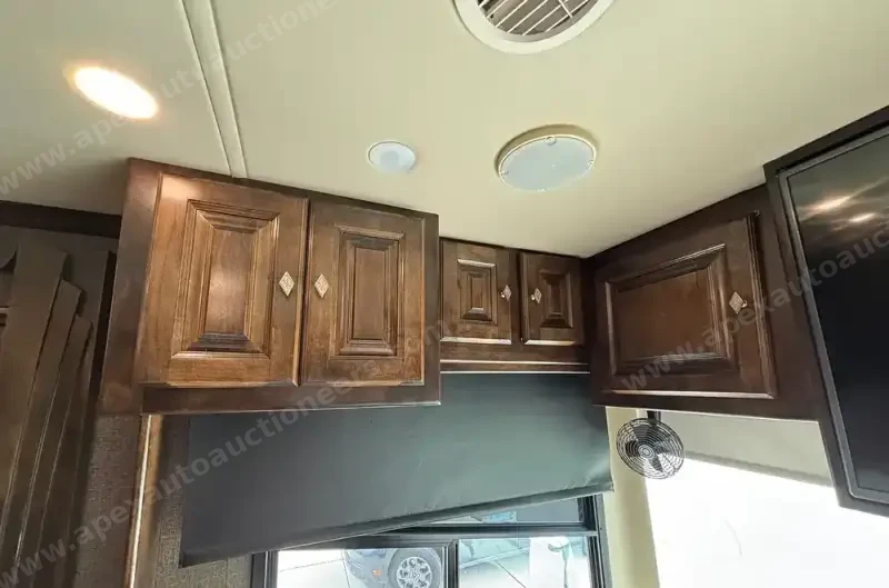 2016 Tiffin Phaeton 36GH photo 98