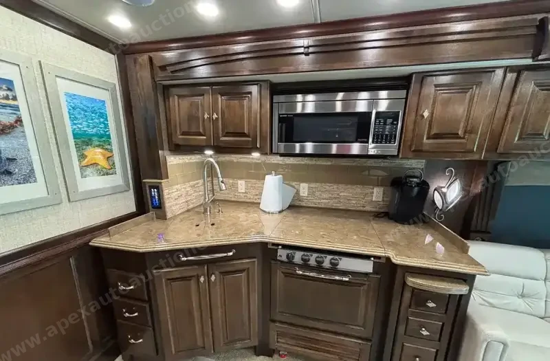 2016 Tiffin Phaeton 36GH photo 118