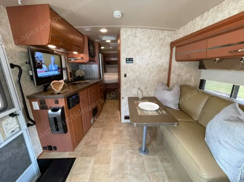 2014 Winnebago View 24g photo 14