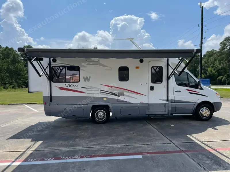 2014 Winnebago View 24g photo 21