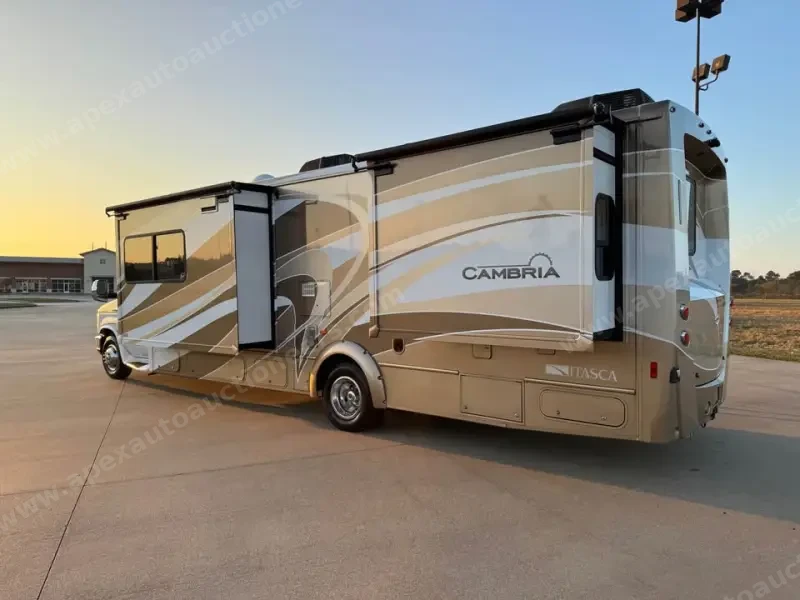 2013 Itasca Cambria 30 photo 12