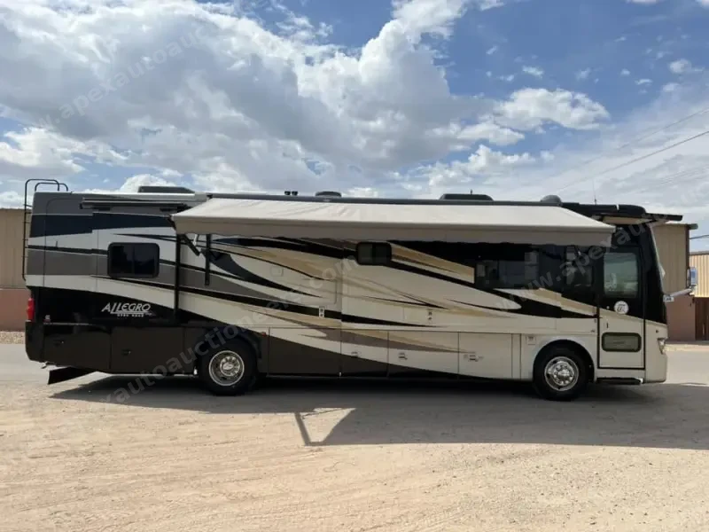 2011 Tiffin Allegro Red 36QSA photo 24