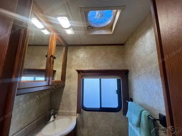 2011 Tiffin Allegro Red 36QSA photo 48