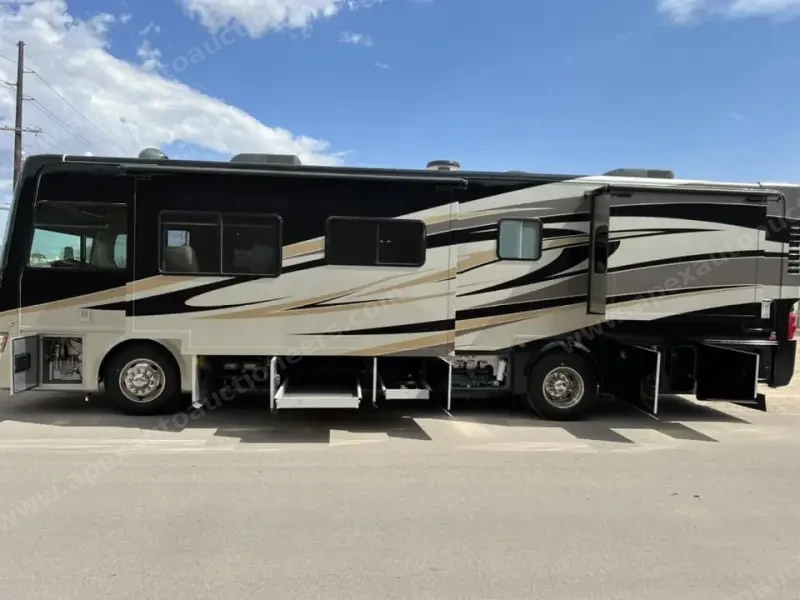 2011 Tiffin Allegro Red 36QSA photo 10