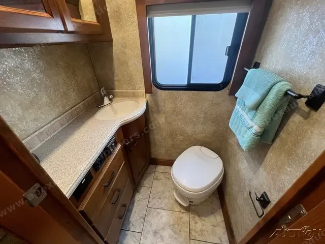 2011 Tiffin Allegro Red 36QSA photo 47
