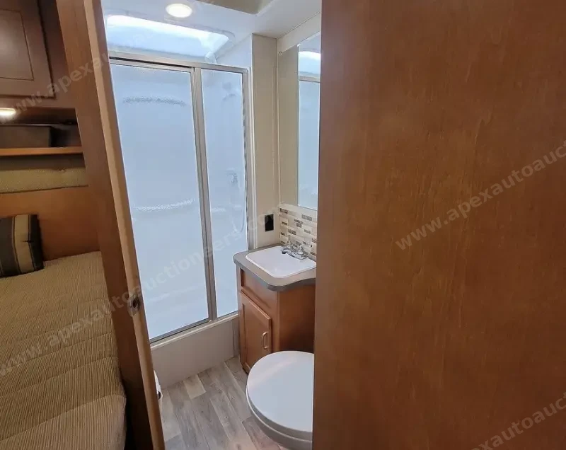 2017 Winnebago Minnie Winnie 22R photo 15