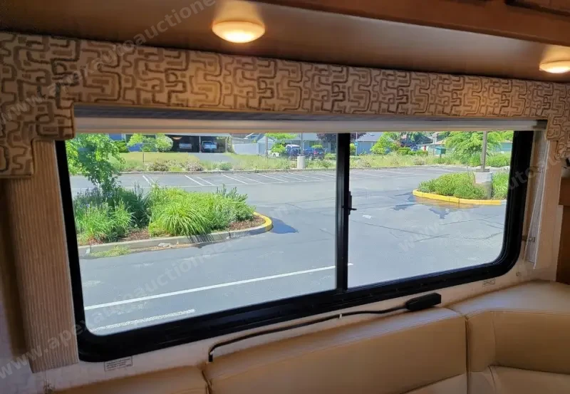 2017 Winnebago Minnie Winnie 22R photo 12