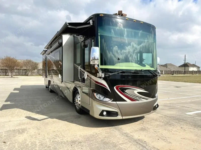 2015 Tiffin Phaeton 40QBH photo 34