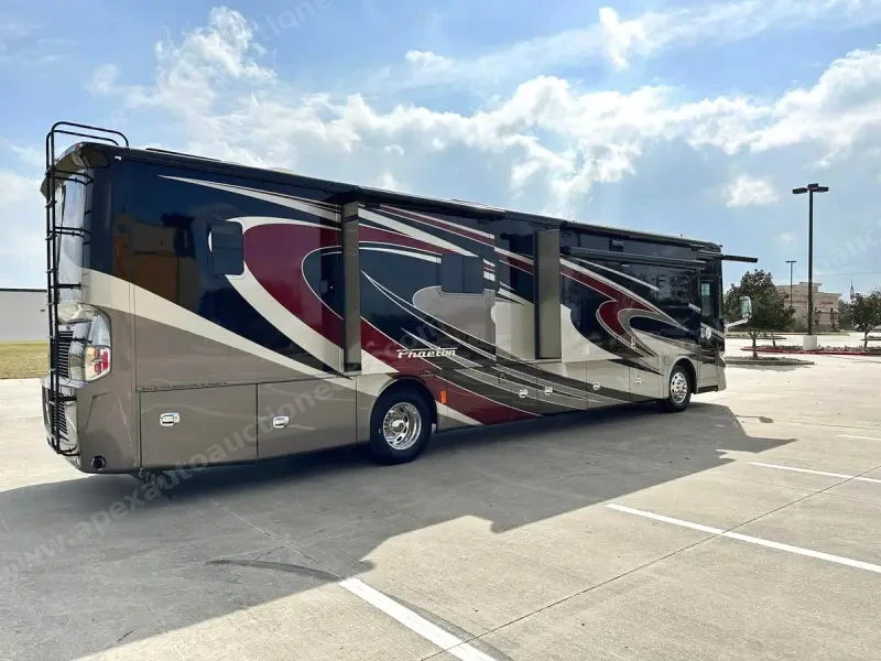 2015 Tiffin Phaeton 40QBH photo 37