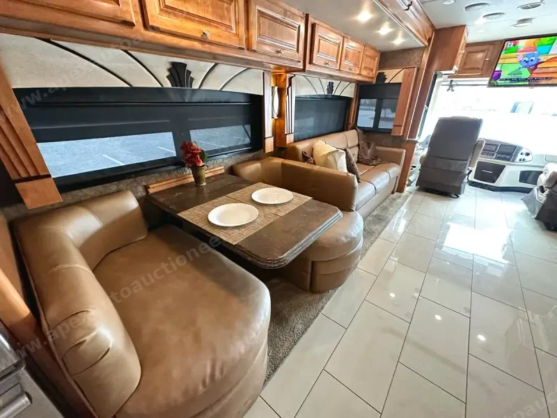 2015 Tiffin Phaeton 40QBH photo 16