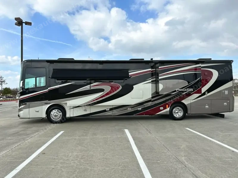 2015 Tiffin Phaeton 40QBH photo 40