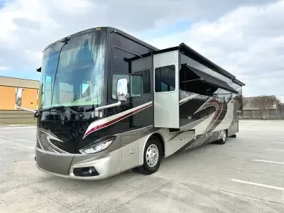 2015 Tiffin Phaeton 40QBH
