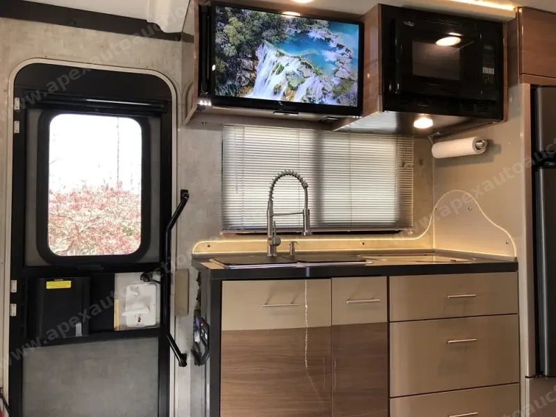 2015 Winnebago View Profile 24V photo 15