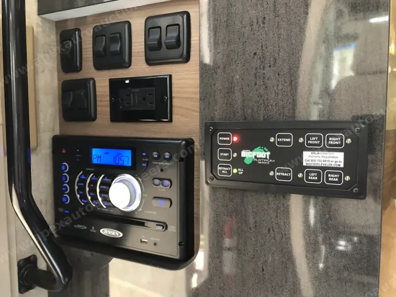 2015 Winnebago View Profile 24V photo 16