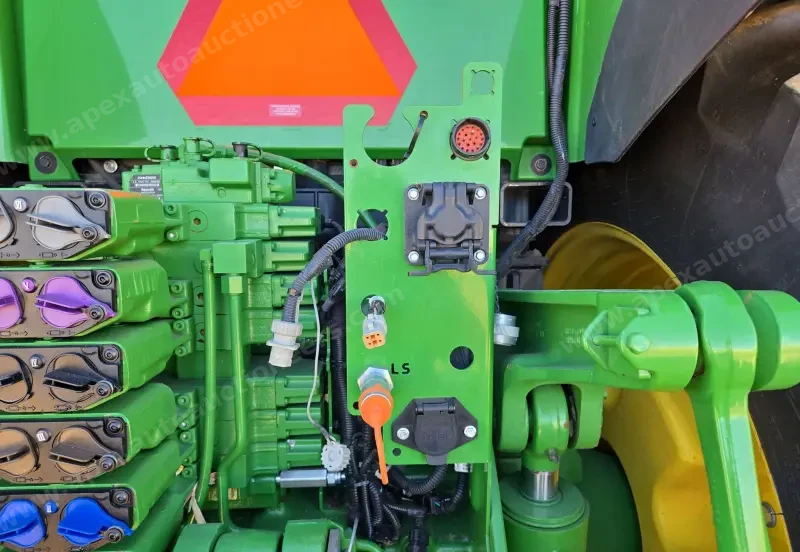 2020 John Deere 8R 310 photo 25