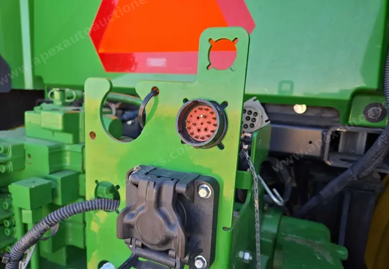 2020 John Deere 8R 310 photo 28