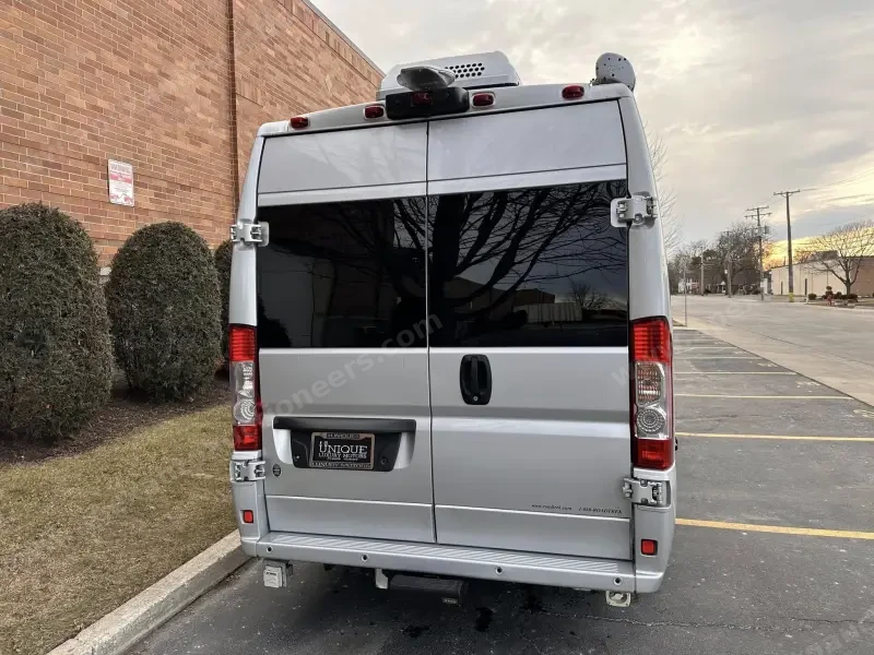 2017 Roadtrek Zion photo 28