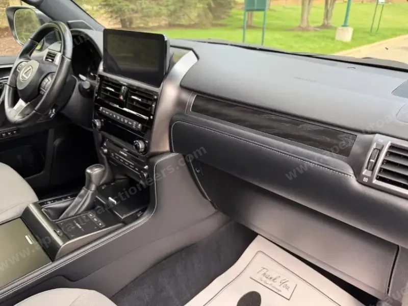 2023 Lexus GX 460 Sport photo 9