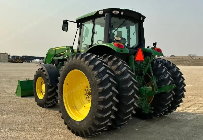 2020 John Deere 6155M photo 8