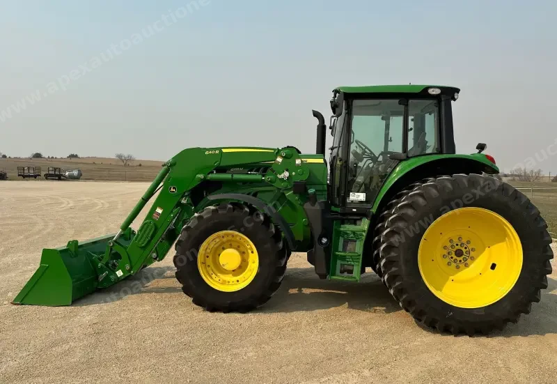 2020 John Deere 6155M photo 2