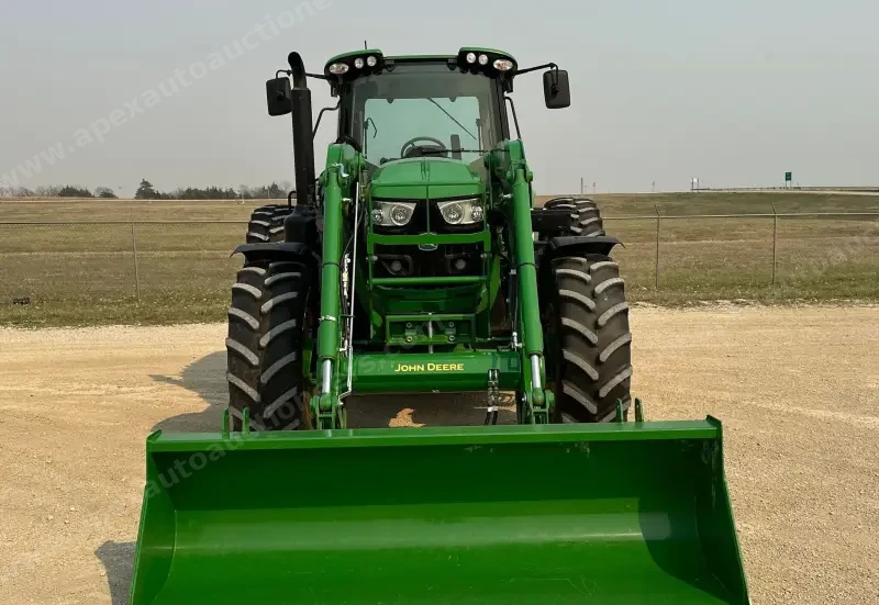 2020 John Deere 6155M photo 3