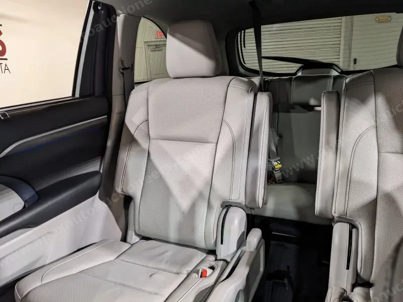 2018 Toyota Highlander Limited photo 25
