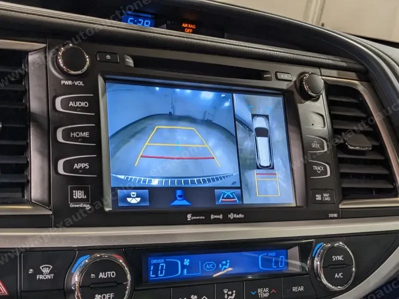 2018 Toyota Highlander Limited photo 10