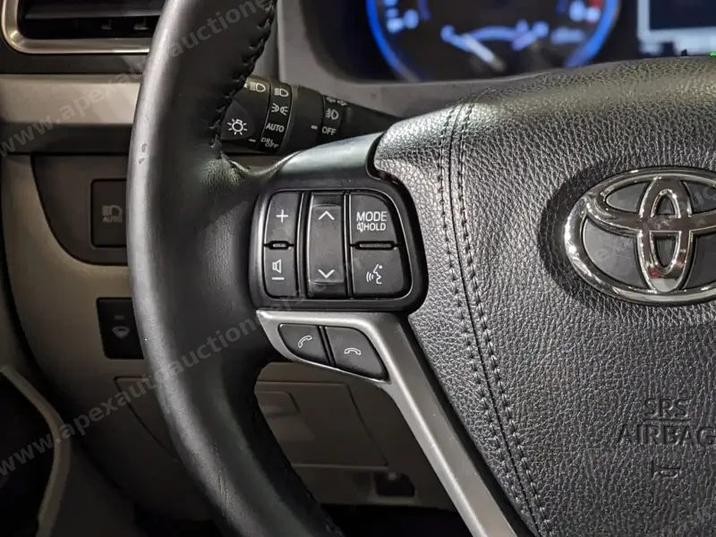 2018 Toyota Highlander Limited photo 12