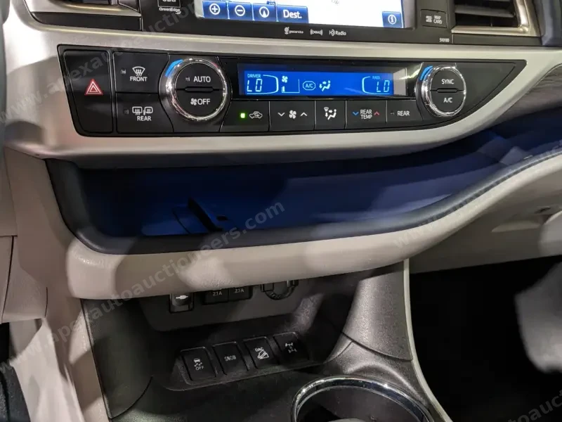 2018 Toyota Highlander Limited photo 9